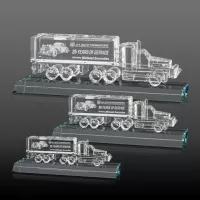 Crystal 18 Wheeler on Base 3D - Clear