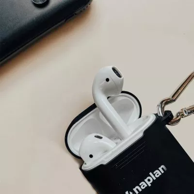 Silicone Apple AirPods Cover w/ carabiner