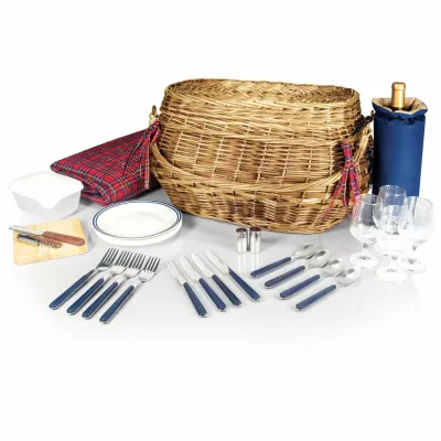 Highlander Picnic Basket w/Service for 4