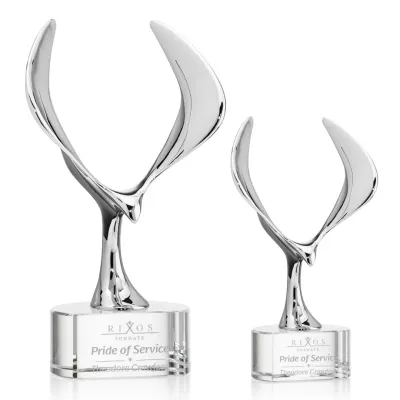 Maverick Eagle Award on Paragon Base - Clear
