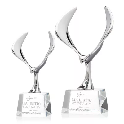 Maverick Eagle Award on Robson Base - Clear